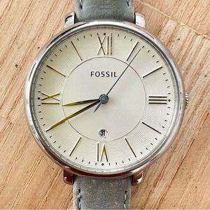 Fossil ladies silver tone gray leather dress watch NEW BATTERY